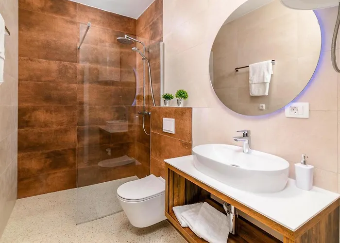 Apartamento 1 Bedroom Awesome In *