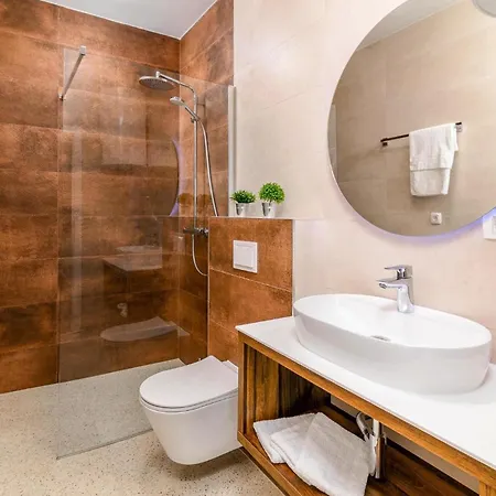 Appartamento Lovely Apartment In Rovinj With Wifi *