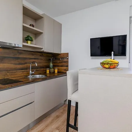 Stunning In With Kitchen Apartment Rovinj