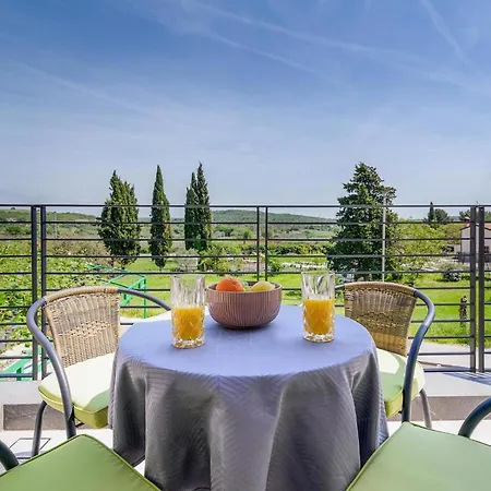 Stunning In With Kitchen Apartment Rovinj