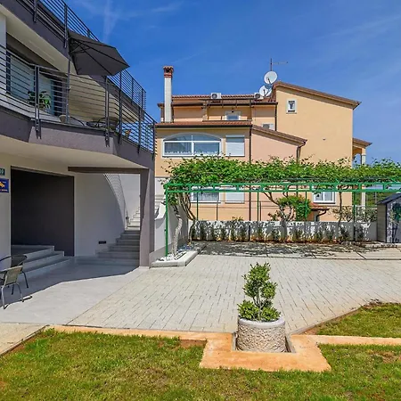 Stunning In With Kitchen Apartment Rovinj